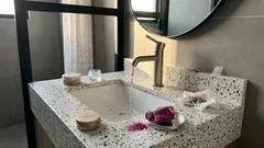 El glitter parece inofensivo: el microplástico detrás del brillo y qué alternativas sí valen la pena